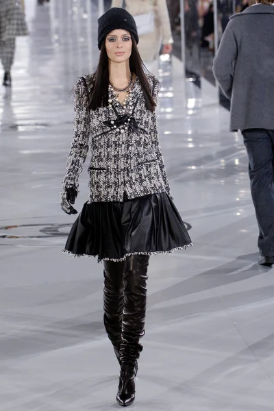 Look 12
